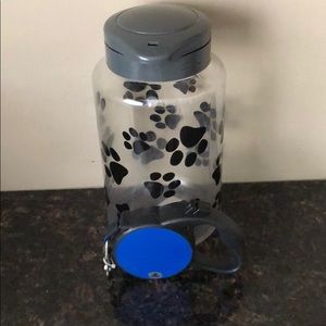 Dog Canister With Leash